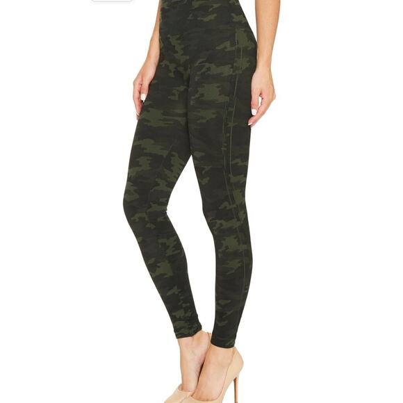 SPANX Look At Me Now Seamless Green Camo Leggings – Size M – EUC - Picture 2 of 9